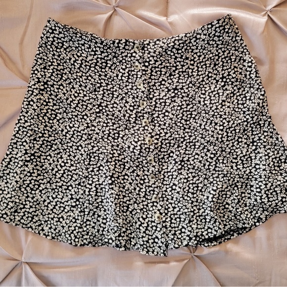 American Eagle Skirt - Picture 1 of 3